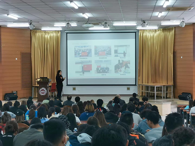 国际设计学院学生干部培训大会.JPG