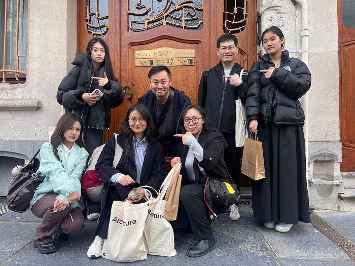 耿丹国际设计学院参访奥尔塔博物馆92.png