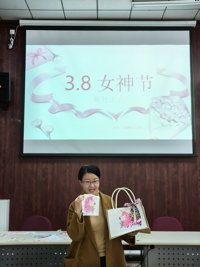 d10eaa4d3a1cea8dec0e920658d56df.jpg