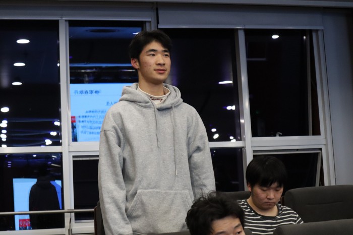 学生现场提问.jpg