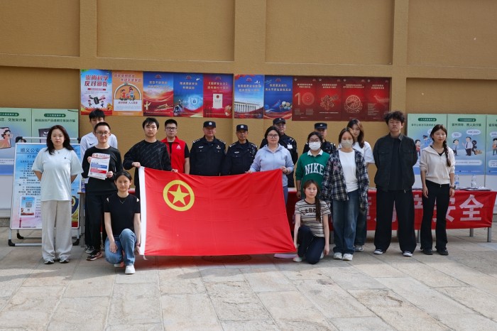 1合影.jpg