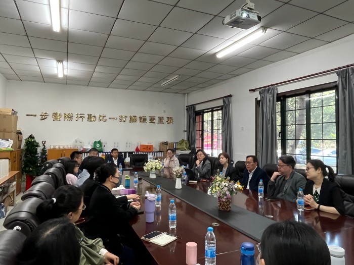 世纪学院教师1.jpg