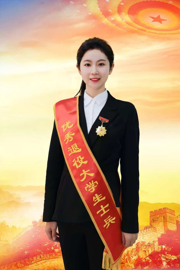 杨杰.jpg